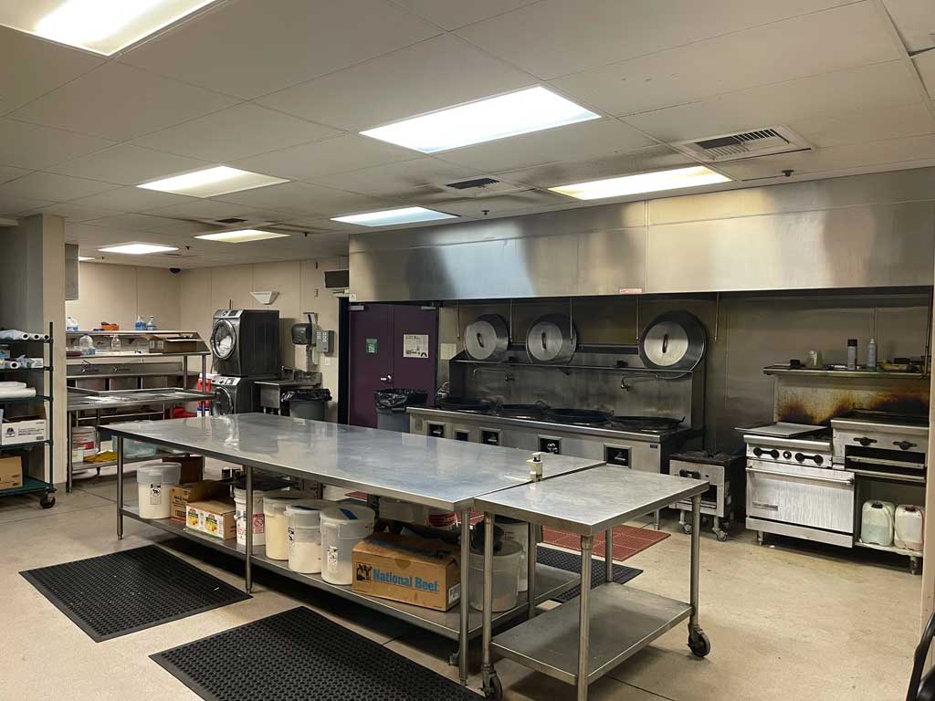 Kitchen from a wide view.